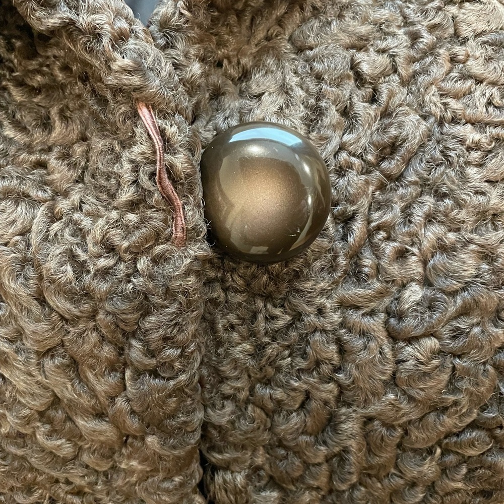 Elegant Karakul Brown Authentic Fur Coat. Made in Greece 🇬🇷 - Picture 7 of 9